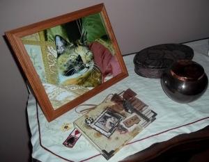 cat urn, memorial for pet